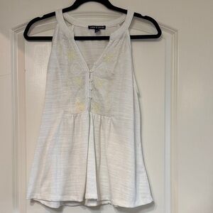 Cable & Gauge White Sleeveless Blouse with Button Accents